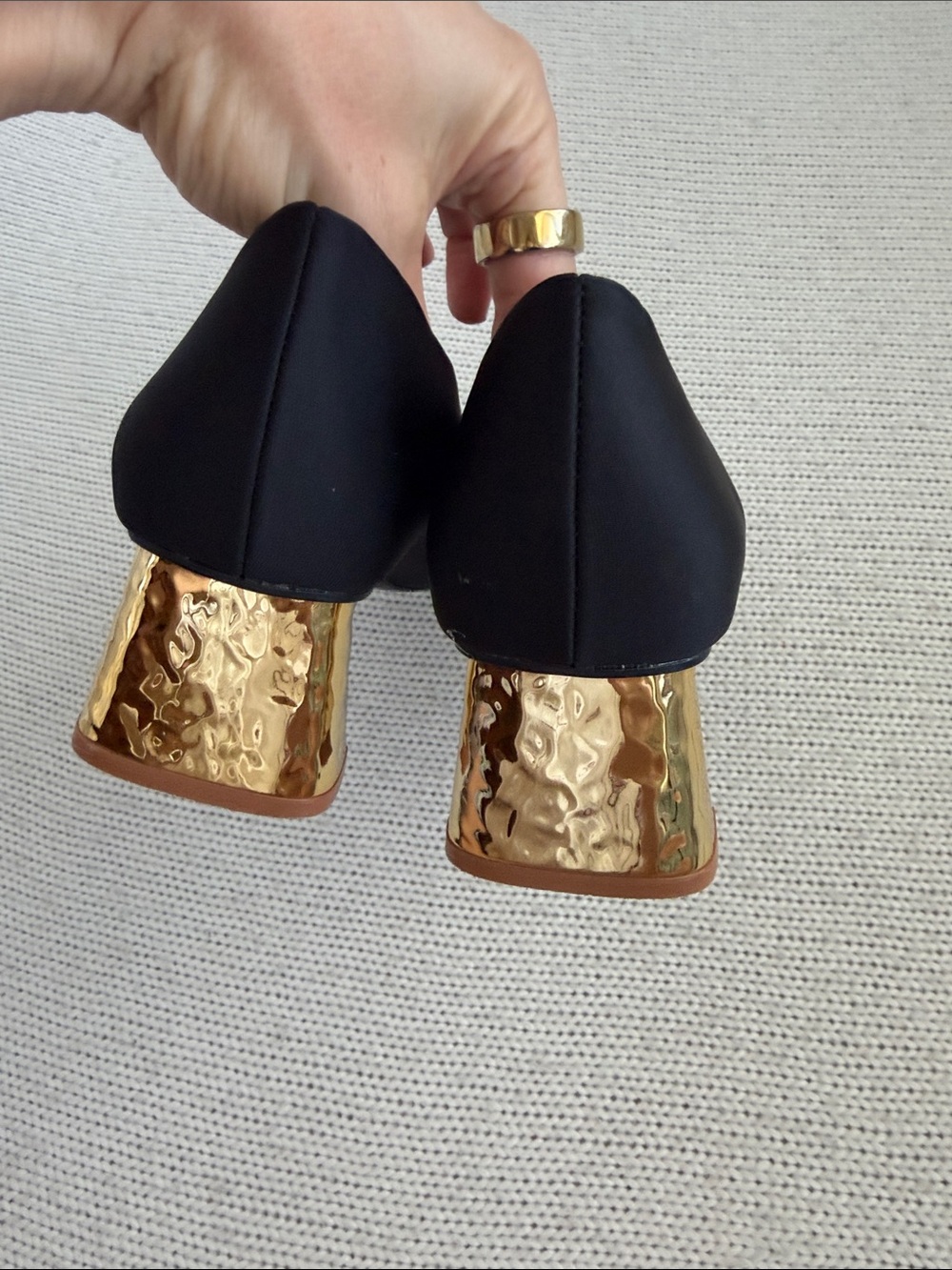 Zara Pointed Toe Heels with Gold Metallic Details Size 36|6 - Picture 5 of 7